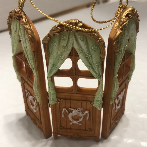 CHRISTMAS ORNAMENT-DRESSING SCREEN/DOLLHOUSE ITEM BY KURT ADLER - Picture 1 of 4